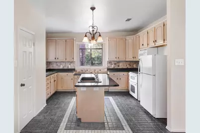 11609 Blue Creek Drive, Fort Worth, TX 76008 - Photo 15