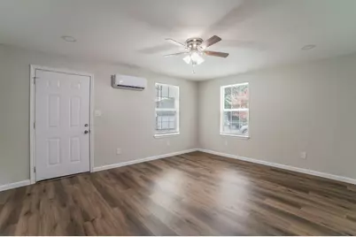4901 Curzon Avenue #105, Fort Worth, TX 76107 - Photo 9