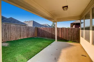 801 Hawk Valley Dr, Little Elm, TX 75068 - Photo 9