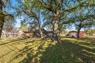 1601 Halsell St, Bridgeport, TX 76426 - Photo 25