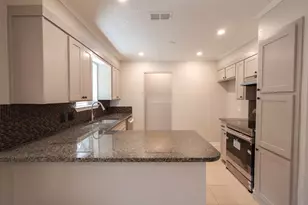 241 Berkshire Ln, Fort Worth, TX 76134 - Photo 9