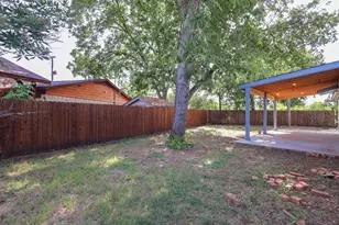 241 Berkshire Ln, Fort Worth, TX 76134 - Photo 25