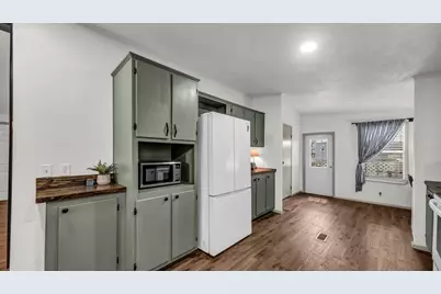 221 Briar Oaks Drive, Azle, TX 76020 - Photo 11