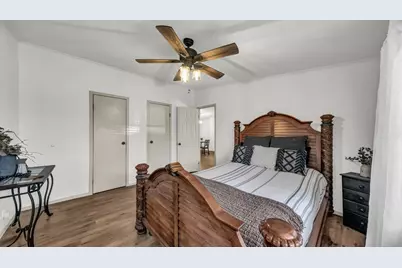 221 Briar Oaks Drive, Azle, TX 76020 - Photo 17