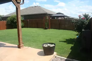 905 Ravenwood Ln, Van Alstyne, TX 75495 - Photo 19