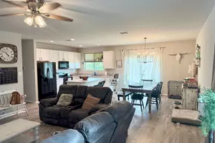 905 Ravenwood Ln, Van Alstyne, TX 75495 - Photo 5