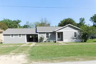 105 NW 7th St, Hubbard, TX 76648 - Photo 3