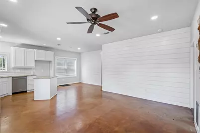 166 S Bronco Court, Springtown, TX 76082 - Photo 9