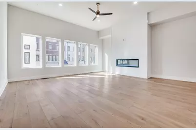 250 E Dallas Street #124, Grapevine, TX 76051 - Photo 5