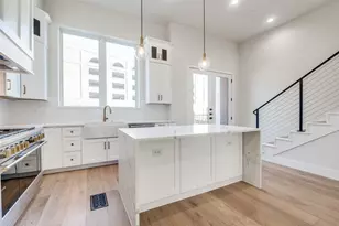 250 E Dallas St, Grapevine, TX 76051 - Photo 9