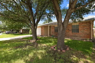 5529 Gates Drive, The Colony, TX 75056 - Photo 3