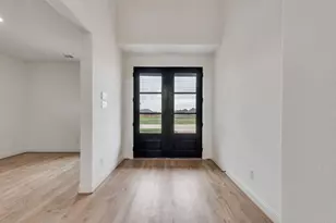 7631 Lanier Ln, Grand Prairie, TX 75054 - Photo 3