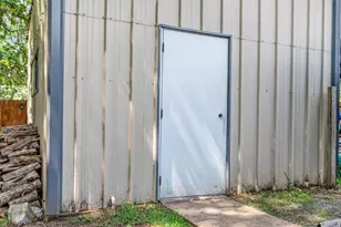 566 Turtle Creek Dr, Reno, TX 75462 - Photo 17