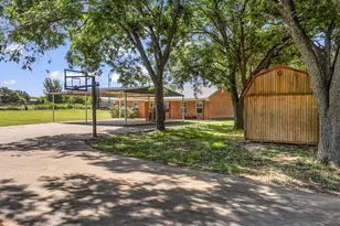 111 Quail Dr, Springtown, TX 76082 - Photo 17