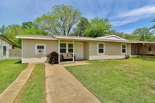 911 E Lovers Ln, Arlington, TX 76010 - Photo 1