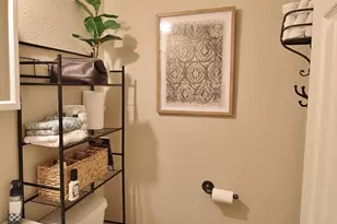 911 E Lovers Ln, Arlington, TX 76010 - Photo 11