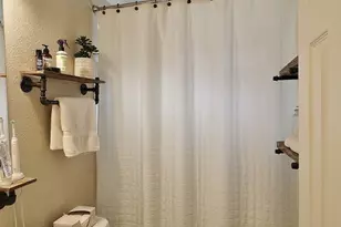 911 E Lovers Ln, Arlington, TX 76010 - Photo 13