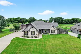 686 Cypress Point Dr, Gunter, TX 75058 - Photo 1