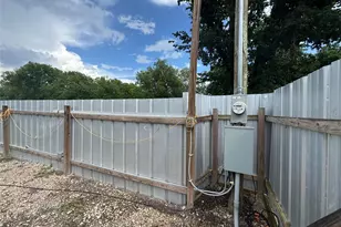 410 N Douglas St, Mart, TX 76664 - Photo 21