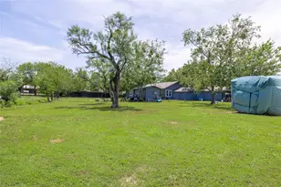 2620 Vine St, Brownwood, TX 76801 - Photo 35