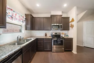 8917 Tenderfoot Ln, Aubrey, TX 76227 - Photo 7