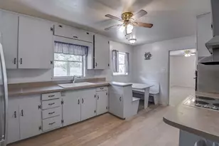 114 S 6th St, Midlothian, TX 76065 - Photo 9