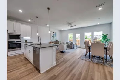 5613 Woodlands Drive, The Colony, TX 75056 - Photo 3