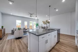 5613 Woodlands Dr, The Colony, TX 75056 - Photo 9