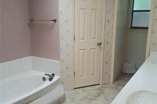 4505 Yellowleaf Dr, Fort Worth, TX 76133 - Photo 13