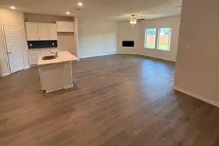 8294 Hunsaker Ln, Garland, TX 75043 - Photo 5