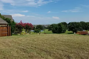 812 Sir Galahad Ln, Lewisville, TX 75056 - Photo 3