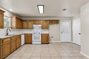 821 Gibbard Ave, Wills Point, TX 75169 - Photo 5