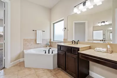 613 Ravenwood Drive, Saginaw, TX 76179 - Photo 7