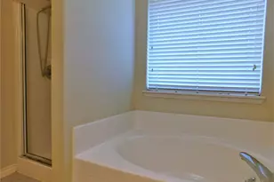 5813 Brookside Dr, Denton, TX 76226 - Photo 23