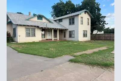 1828 Houston Street, Vernon, TX 76384 - Photo 1