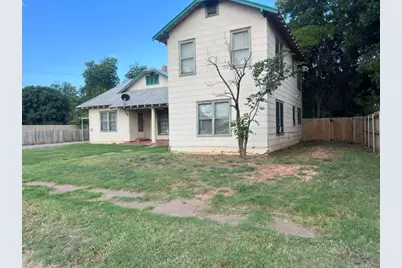 1828 Houston Street, Vernon, TX 76384 - Photo 3