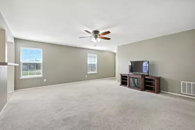 1101 Castle Top Drive, Fort Worth, TX 76052 - Photo 3