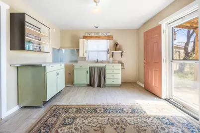 2702 Sky Harbour Drive, Granbury, TX 76049 - Photo 19