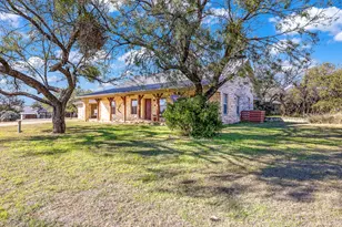 2702 Sky Harbour Dr, Granbury, TX 76049 - Photo 5