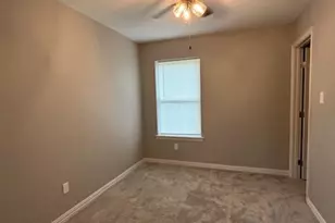 406 E Bonham St, Tom Bean, TX 75491 - Photo 23