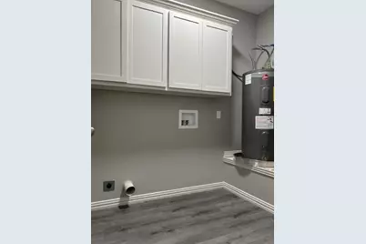 406 E Bonham Street, Tom Bean, TX 75491 - Photo 15