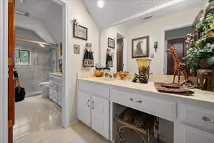 1005 Acorn Ct, Arlington, TX 76012 - Photo 31