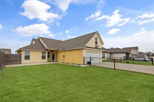 113 King Arthur Ct, Glen Rose, TX 76043 - Photo 35