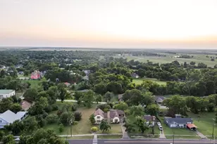 701 5th St, Honey Grove, TX 75446 - Photo 5