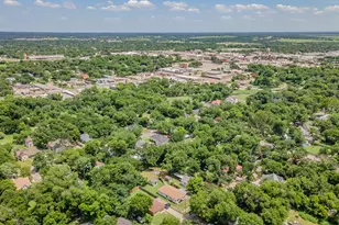 312 N Wood St, Cleburne, TX 76033 - Photo 35