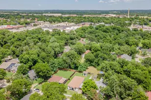 312 N Wood St, Cleburne, TX 76033 - Photo 33