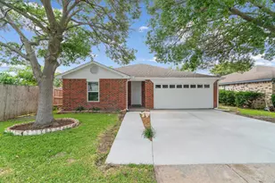 10105 Lone Eagle Dr, Fort Worth, TX 76108 - Photo 1