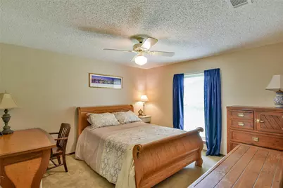 300 Saddleview Court, Granbury, TX 76048 - Photo 17