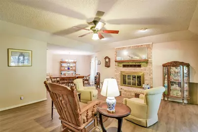 300 Saddleview Court, Granbury, TX 76048 - Photo 13