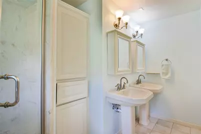 300 Saddleview Court, Granbury, TX 76048 - Photo 23